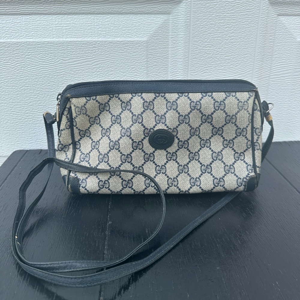 Vintage Gucci Logo GG Monogram Messenger Canvas Crossbody Purse Bag Navy Blue